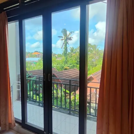 Arya Guest House